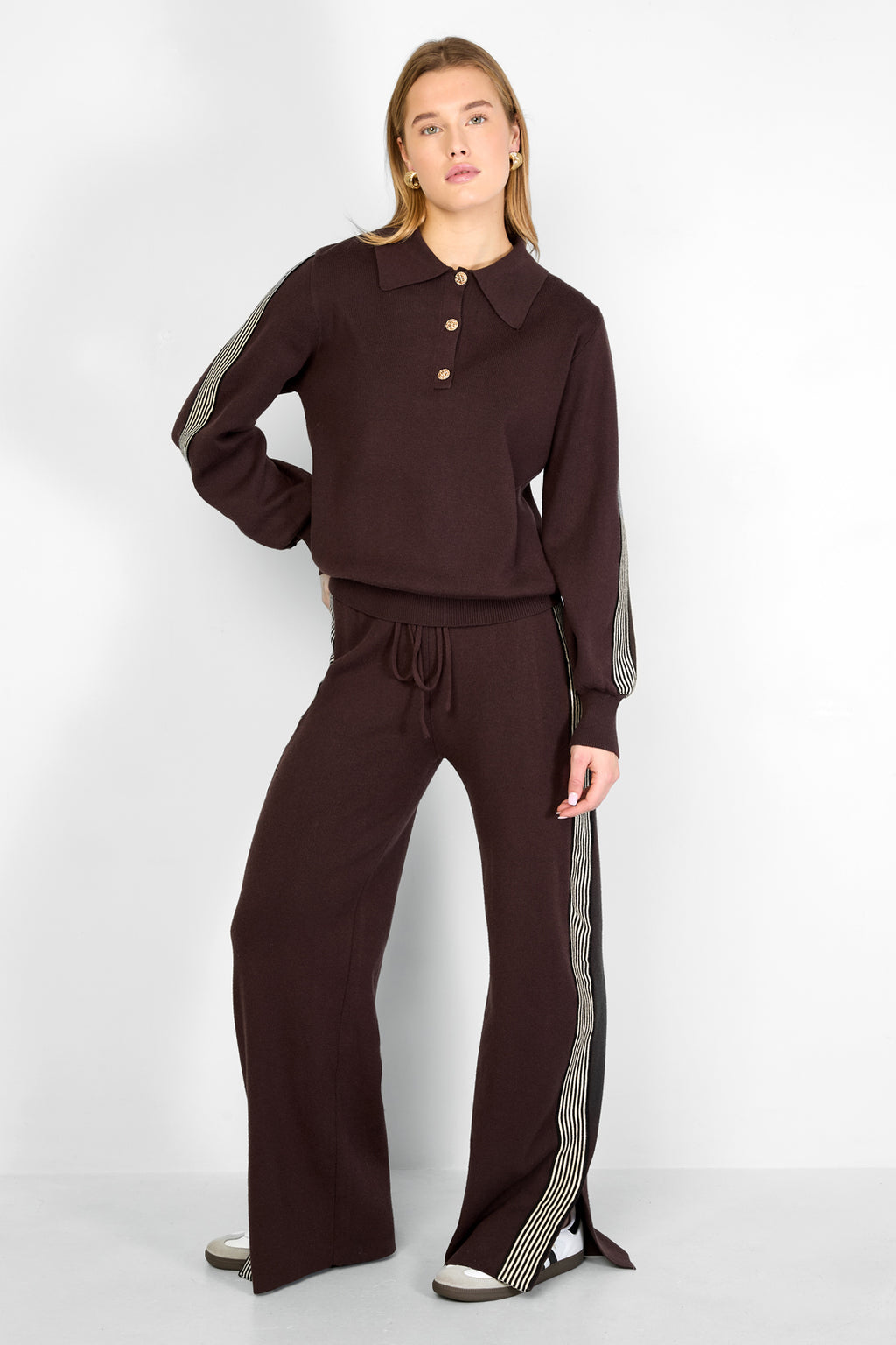 Gebreide trui met strepen